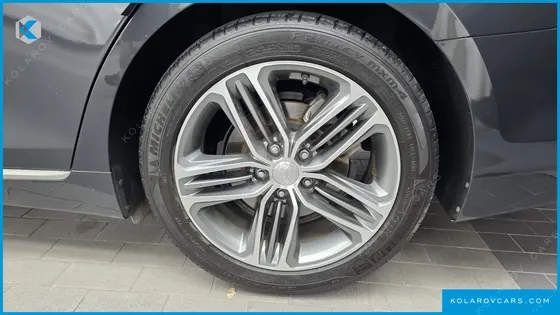 HYUNDAI GRANDEUR 2.4 PREMIUM