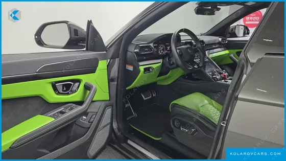 LAMBORGHINI URUS 4.0 V8