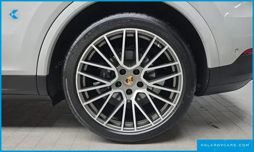 PORSCHE CAYENNE 3.0 COUPE PLATINUM EDITION
