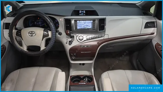 TOYOTA SIENNA 3.5 AWD