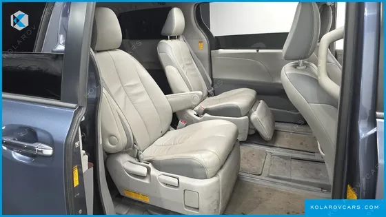 TOYOTA SIENNA 3.5 AWD
