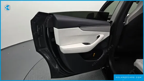 TESLA MODEL Y L LONG RANGE AWD