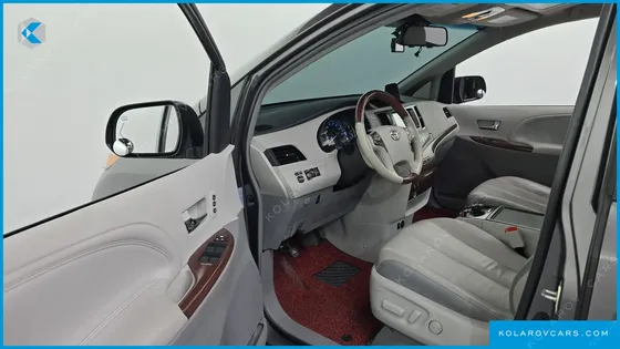 TOYOTA SIENNA 3.5 AWD