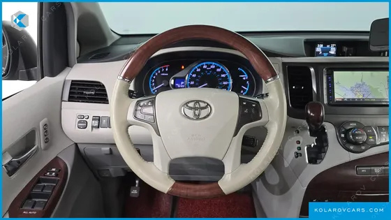 TOYOTA SIENNA 3.5 AWD