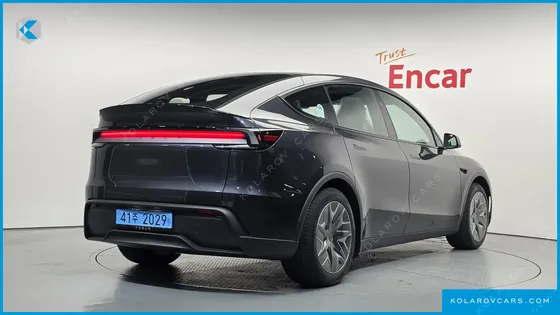 TESLA MODEL Y L LONG RANGE AWD
