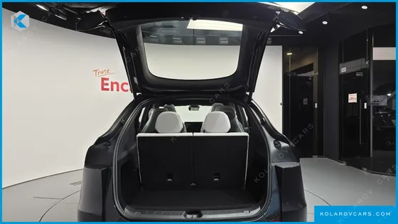 TESLA MODEL Y L LONG RANGE AWD