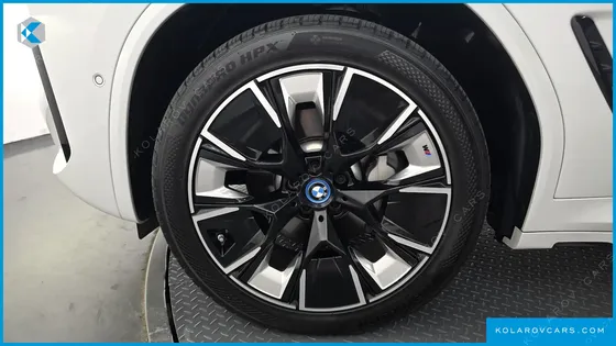 BMW IX3 M SPORTS
