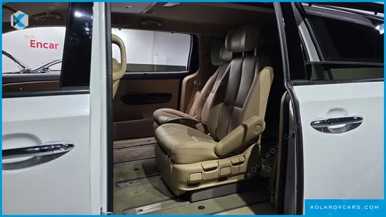 KIA CARNIVAL 7-SEATER LIMOUSINE