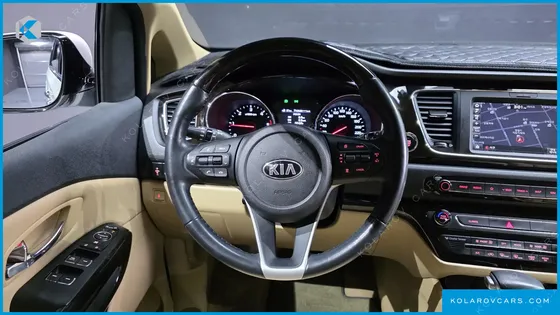 KIA CARNIVAL 7-SEATER LIMOUSINE