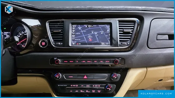 KIA CARNIVAL 7-SEATER LIMOUSINE