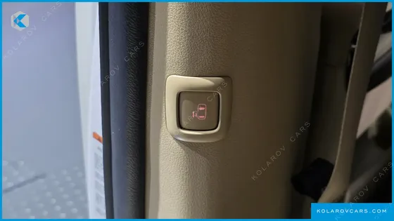 KIA CARNIVAL 7-SEATER LIMOUSINE