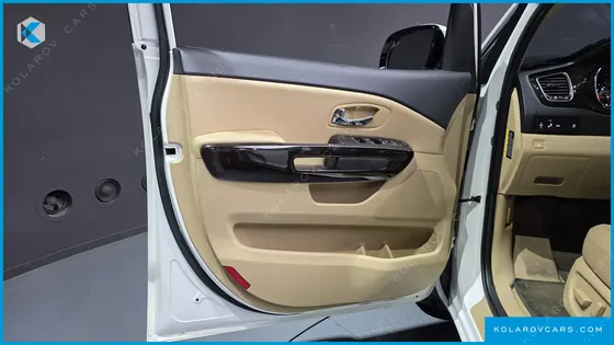KIA CARNIVAL 7-SEATER LIMOUSINE