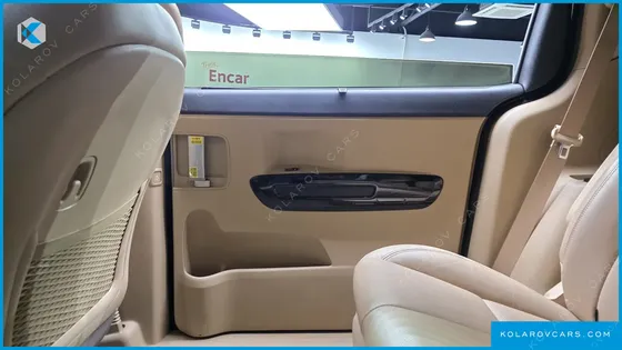 KIA CARNIVAL 7-SEATER LIMOUSINE