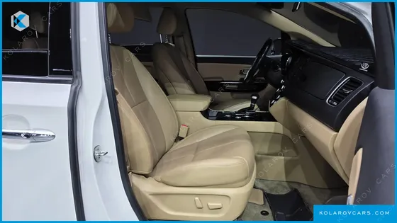 KIA CARNIVAL 7-SEATER LIMOUSINE