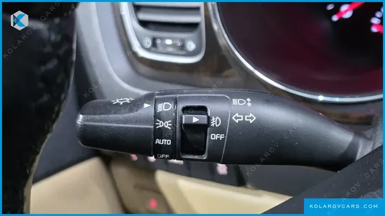 KIA CARNIVAL 7-SEATER LIMOUSINE