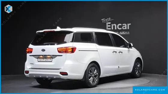 KIA CARNIVAL 9-SEATER LUXURY