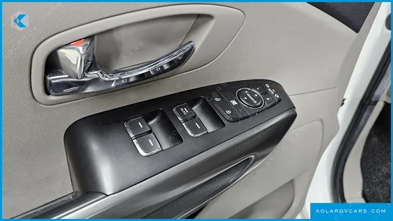 KIA CARNIVAL 9-SEATER LUXURY