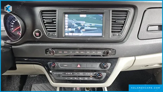 KIA CARNIVAL 9-SEATER LUXURY