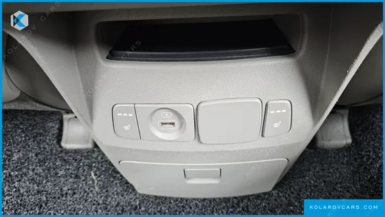 KIA CARNIVAL 9-SEATER LUXURY