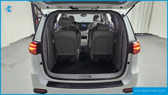 KIA CARNIVAL 9-SEATER LUXURY