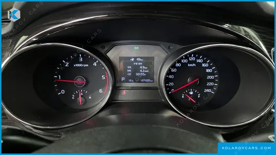 KIA CARNIVAL 9-SEATER PRSTIGE