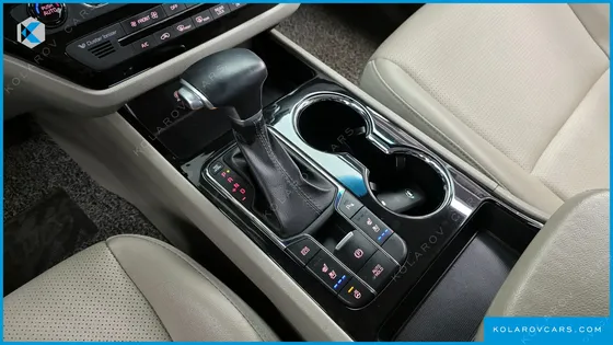 KIA CARNIVAL 9-SEATER PRSTIGE