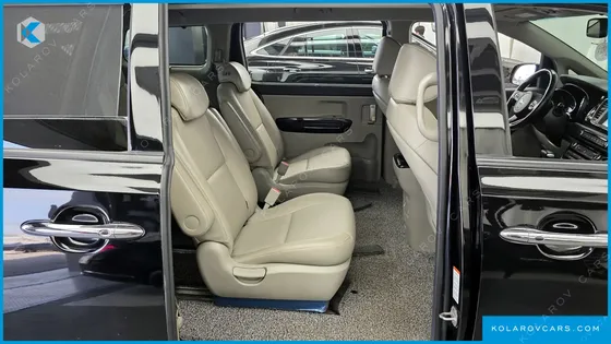 KIA CARNIVAL 9-SEATER PRSTIGE