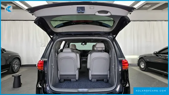 KIA CARNIVAL 9-SEATER PRSTIGE