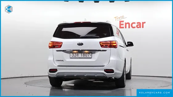 KIA CARNIVAL 9-SEATER PRSTIGE