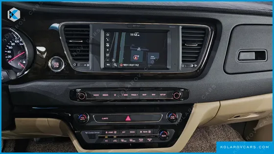 KIA CARNIVAL 9-SEATER PRSTIGE