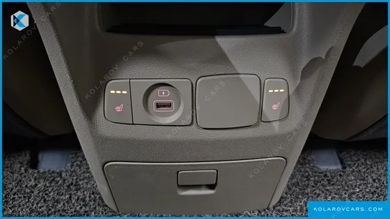 KIA CARNIVAL 9-SEATER PRSTIGE