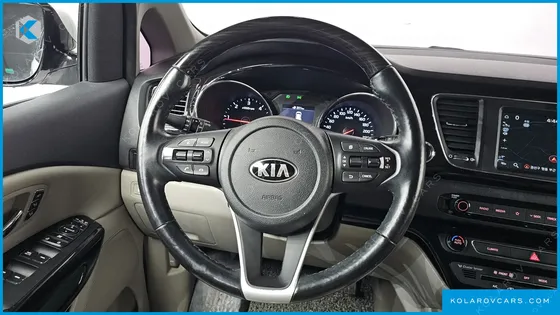 KIA CARNIVAL 9-SEATER NOBLESSE SPECIAL