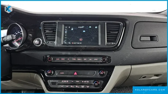 KIA CARNIVAL 9-SEATER NOBLESSE SPECIAL