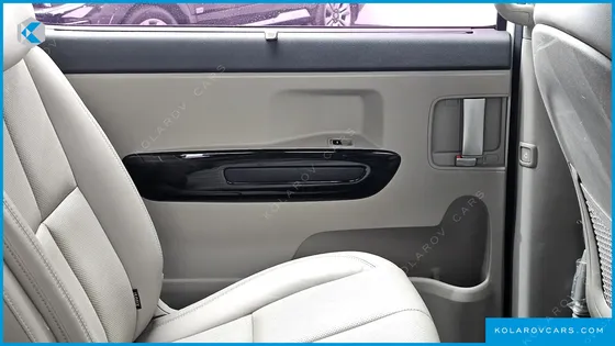 KIA CARNIVAL 9-SEATER NOBLESSE SPECIAL