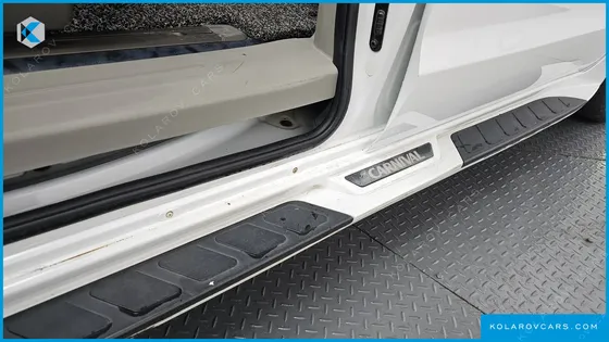 KIA CARNIVAL 9-SEATER NOBLESSE SPECIAL