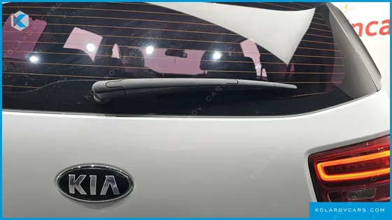 KIA CARNIVAL 9-SEATER NOBLESSE SPECIAL
