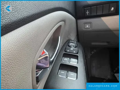 KIA CARNIVAL 9-SEATER NOBLESSE SPECIAL