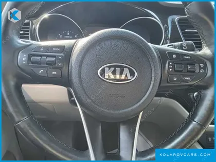 KIA CARNIVAL 9-SEATER NOBLESSE SPECIAL