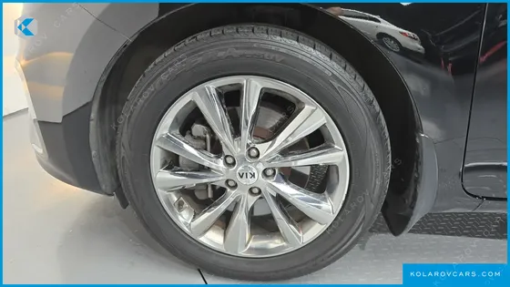KIA CARNIVAL 9-SEATER PRSTIGE