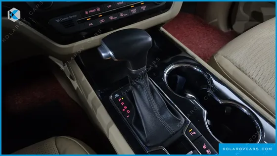 KIA CARNIVAL 9-SEATER PRSTIGE