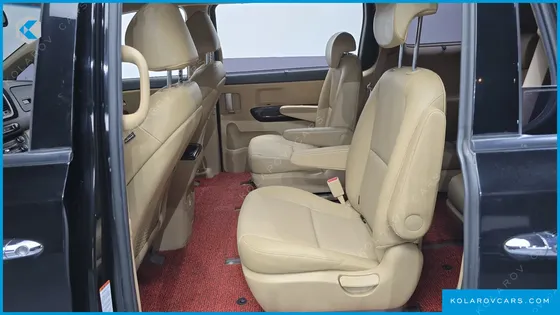 KIA CARNIVAL 9-SEATER PRSTIGE