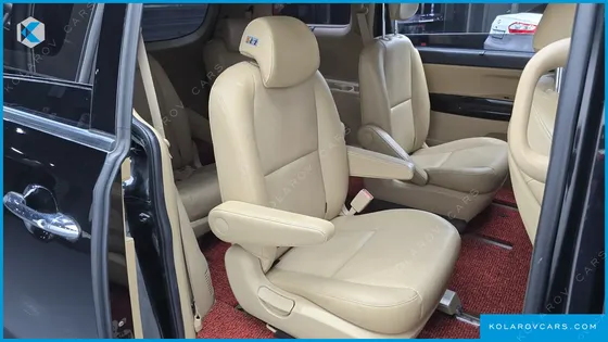 KIA CARNIVAL 9-SEATER PRSTIGE