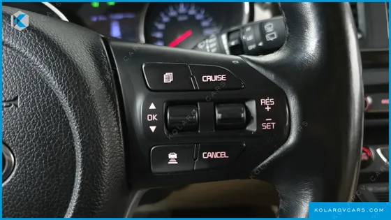 KIA CARNIVAL 9-SEATER PRSTIGE