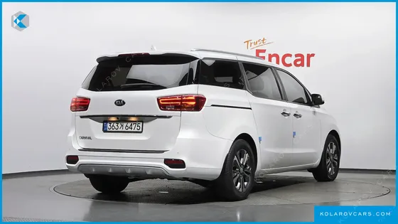 KIA CARNIVAL 9-SEATER LUXURY