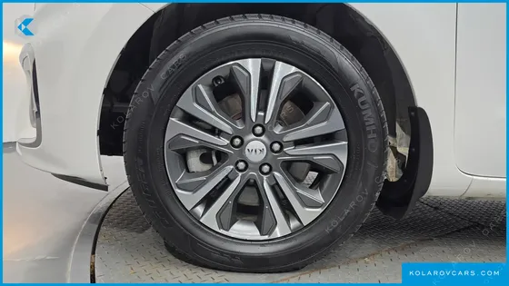 KIA CARNIVAL 9-SEATER LUXURY