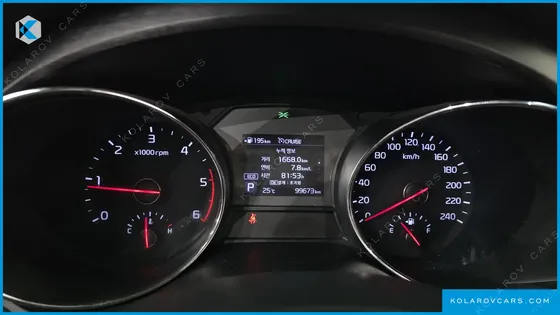 KIA CARNIVAL 9-SEATER LUXURY