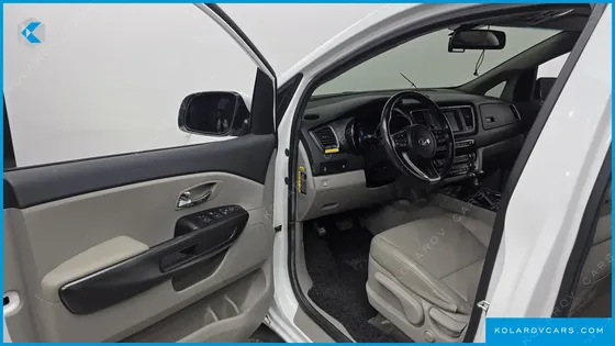 KIA CARNIVAL 9-SEATER LUXURY