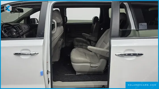KIA CARNIVAL 9-SEATER LUXURY