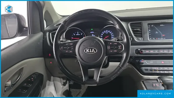 KIA CARNIVAL 9-SEATER LUXURY