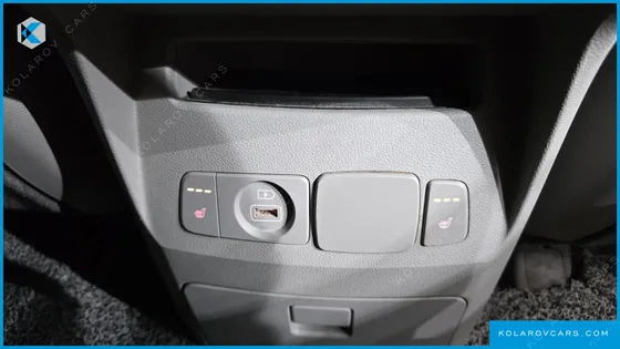 KIA CARNIVAL 9-SEATER LUXURY